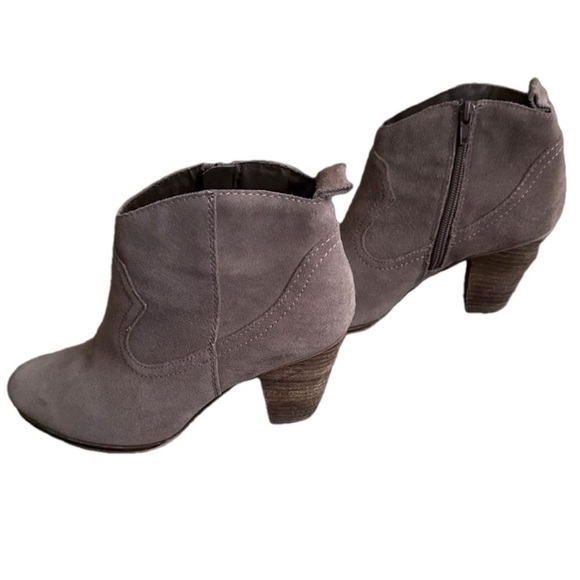 Steve Madden Suede Plover Taupe Western Ankle Zip Booties Size 8.5 - Picture 5 of 15